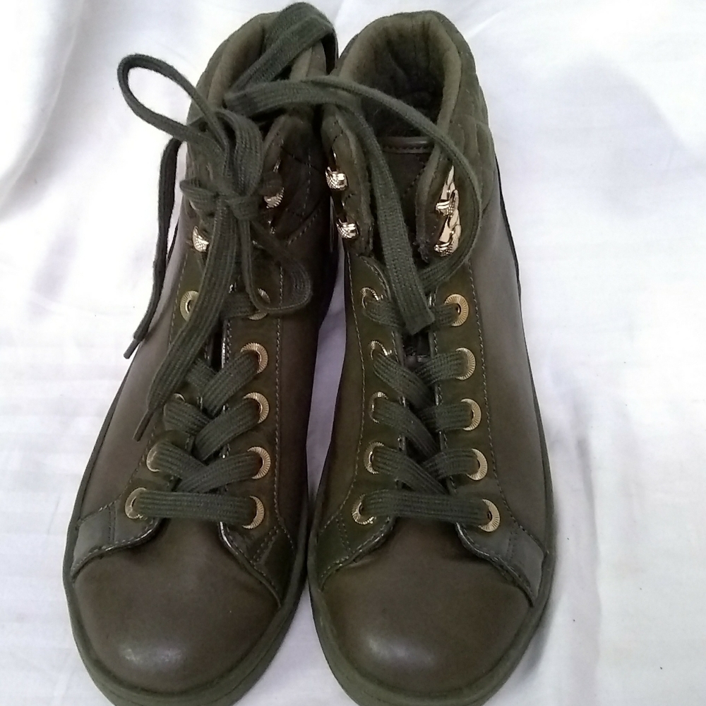 ALDO Fashion Sneakers Army/Olive green Quilted Leather 6.5